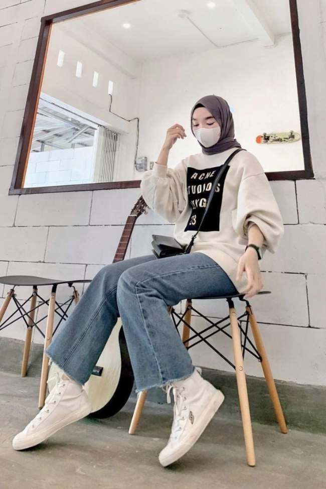 6 Ootd Sweater Hijab untuk Tampil Kasual Namun Tetap Elegan