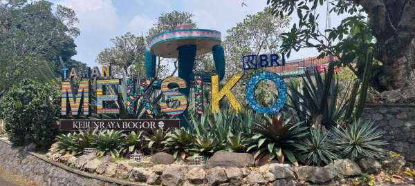 Berlibur Ala Turis ke Taman Meksiko Bogor