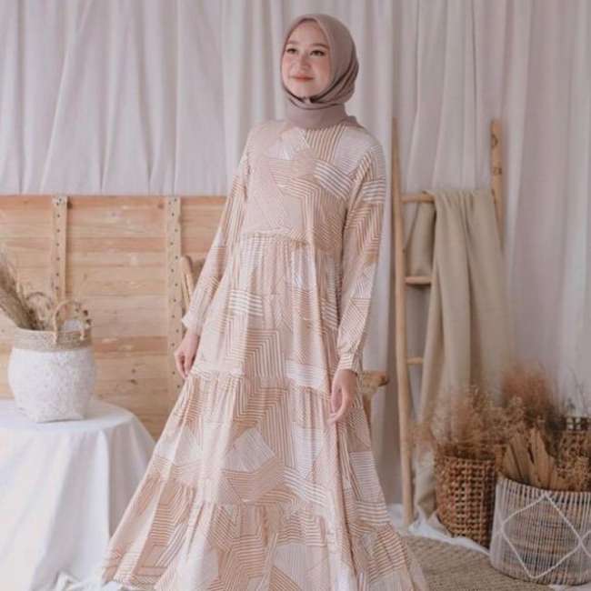 Dress Muslim Renda Bertumpuk