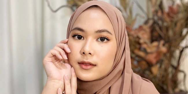 Hijab Segi Empat Natural