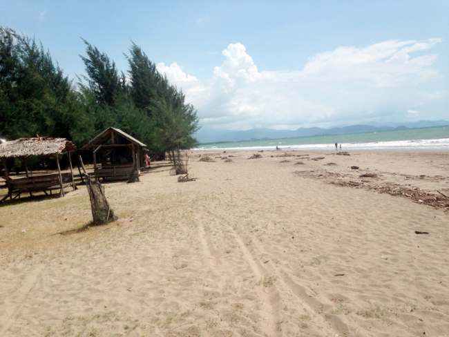 Info Wisata Pantai Pasir Jambak Terbaru (HTM, Jam Operasional, Daya Tarik)