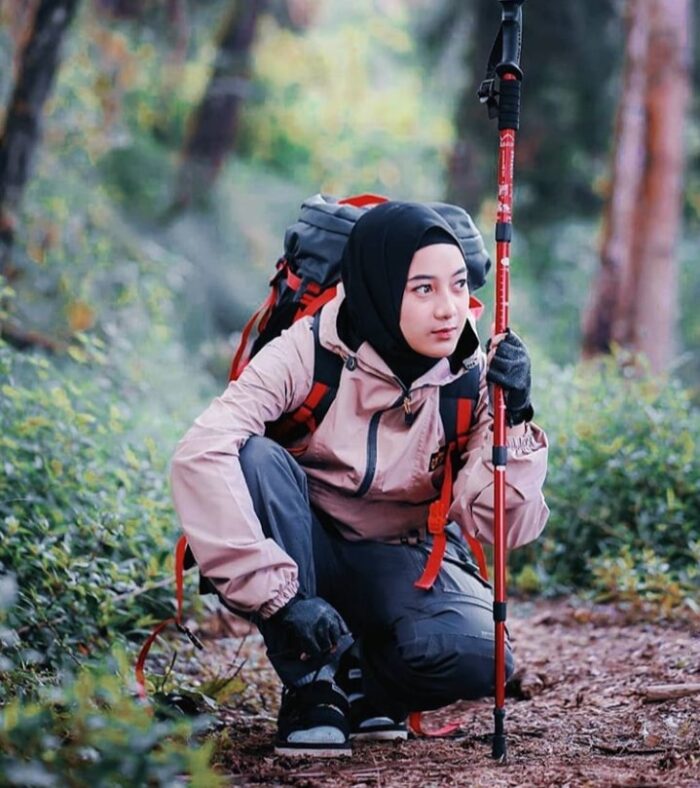 Outfit Hiking Hijab