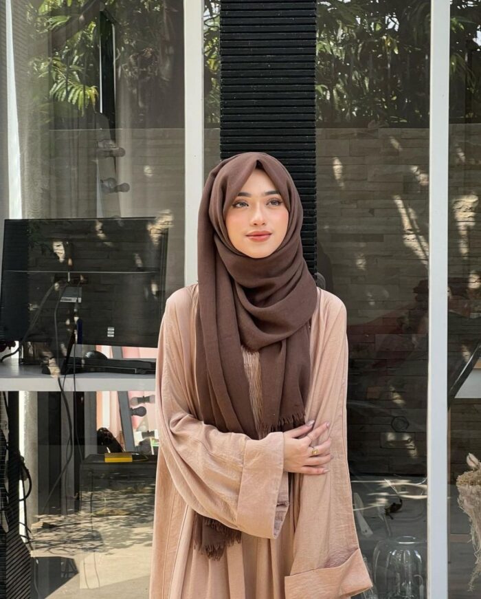 Style Kekinian Ala Shirin Al-Athrus