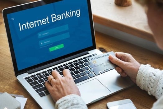 Dampak penggunaan internet dan mobile banking
